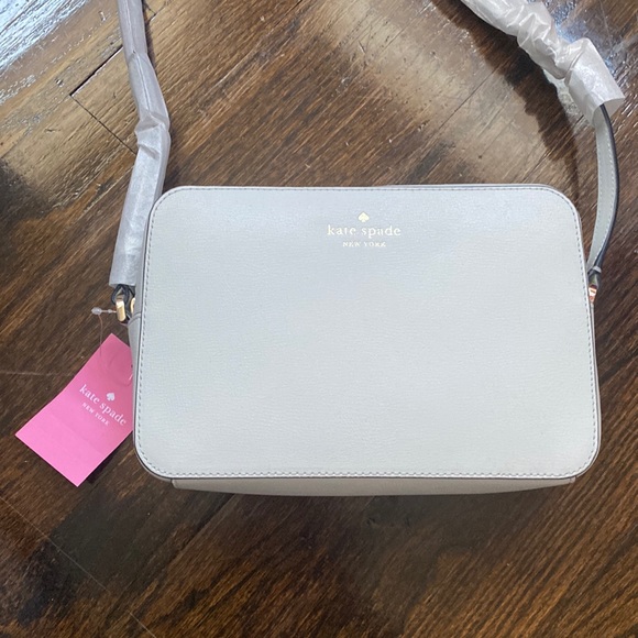 **NWT never worn Kate Spade cross body bag - Picture 2 of 4